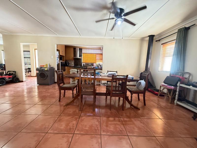 4 Bedroom Property for Sale in Bergzicht Western Cape
